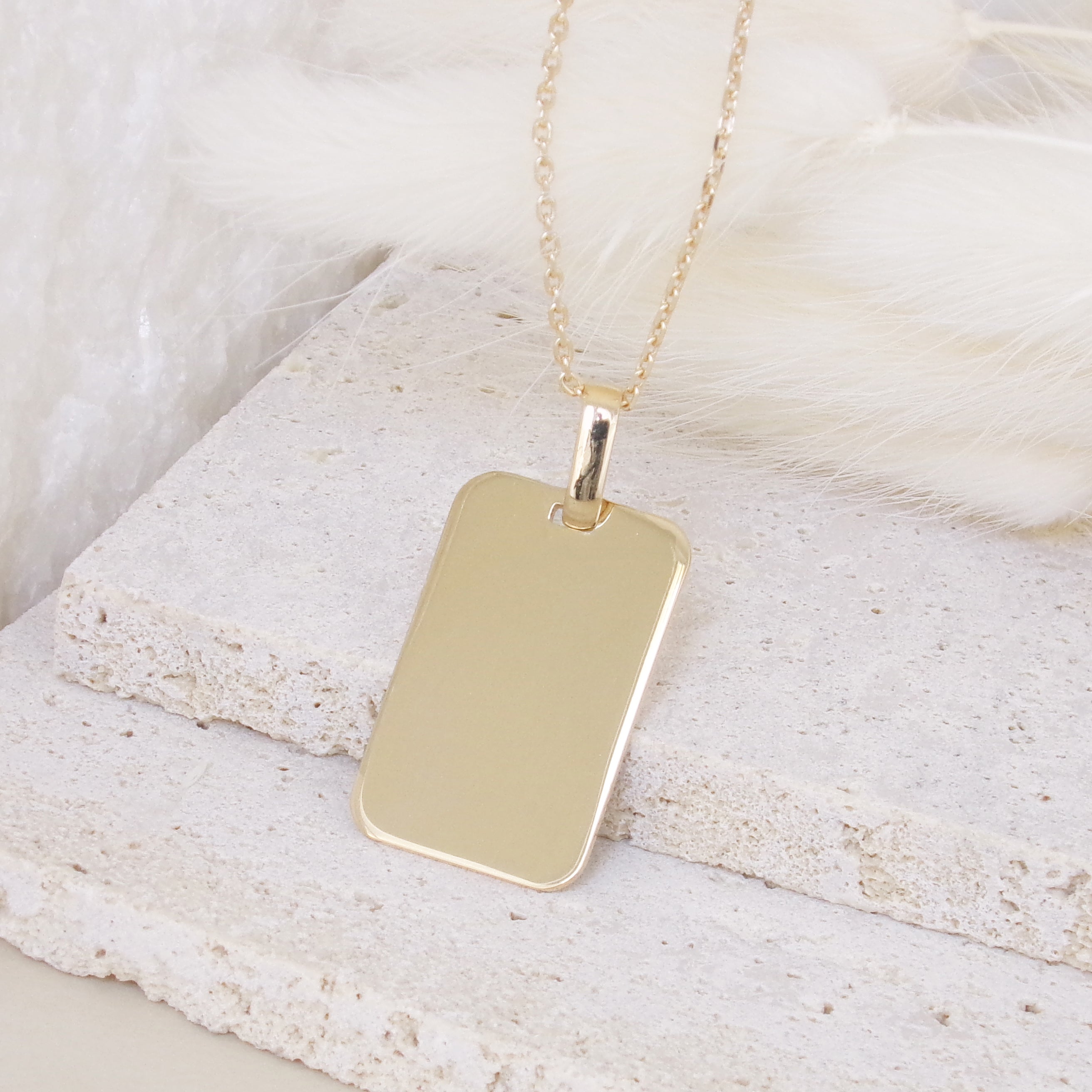 Gold-plated 25x16mm medal pendant to engrave