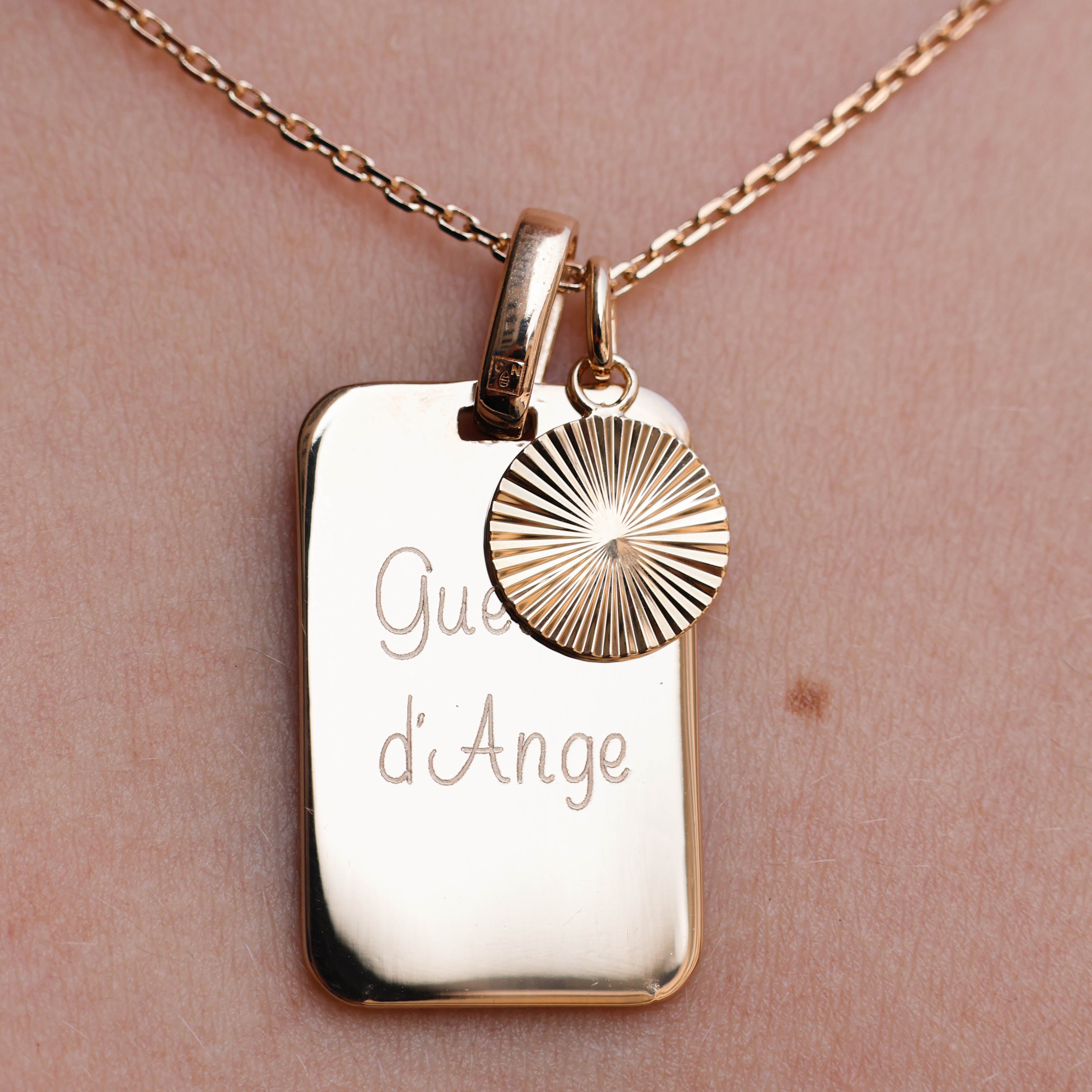 Gold-plated 25x16mm medal pendant to engrave