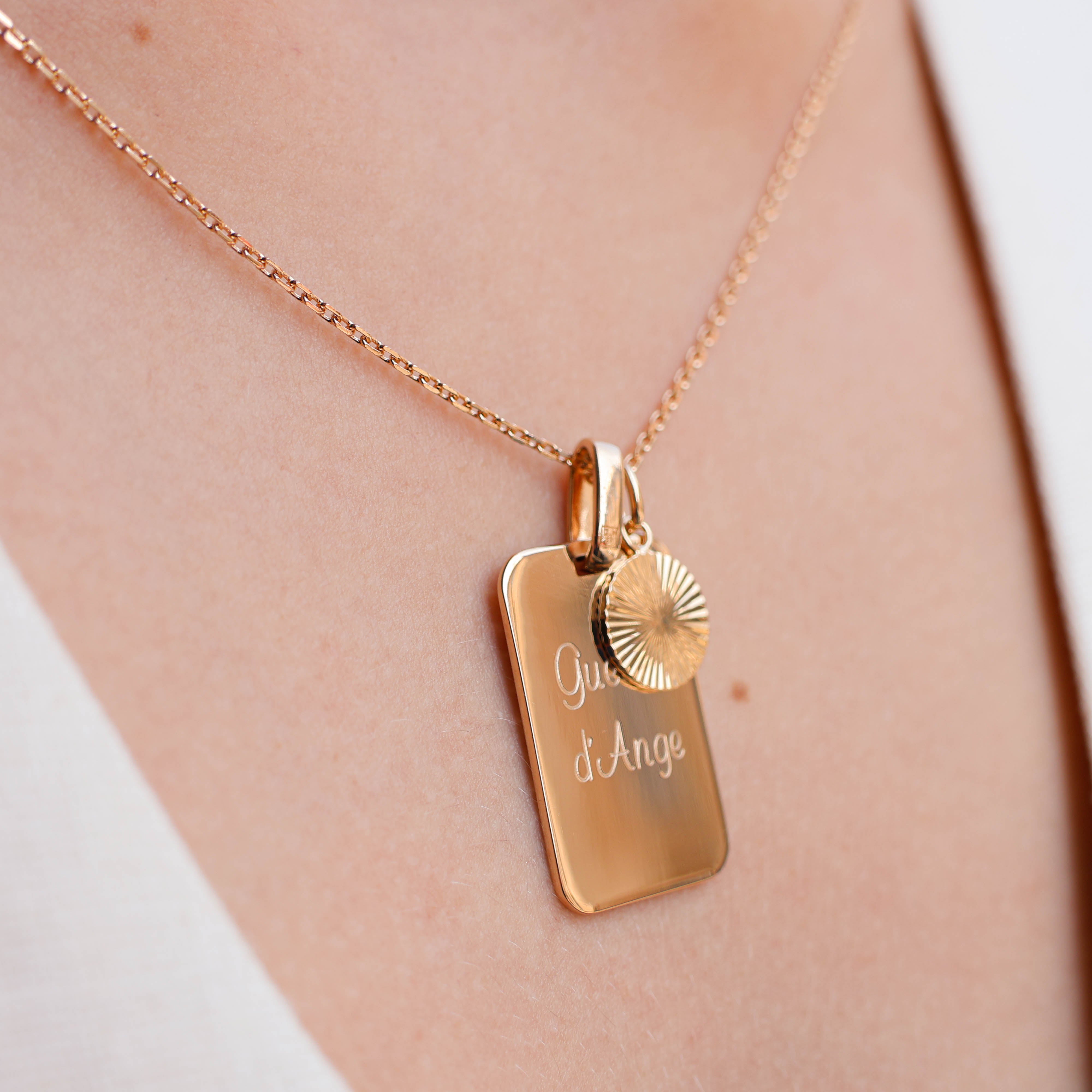 Gold-plated 25x16mm medal pendant to engrave