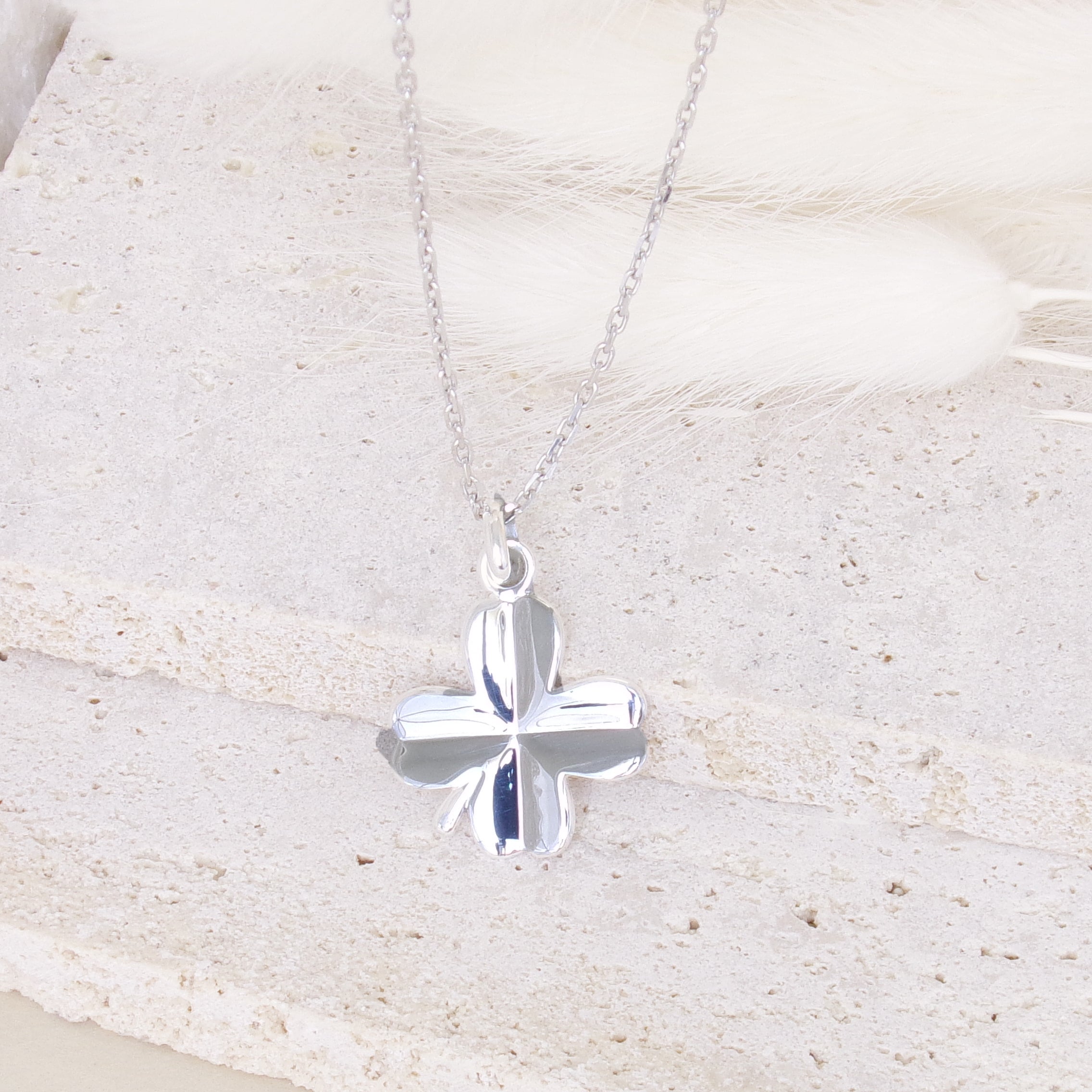 Silver Clover pendant to engrave