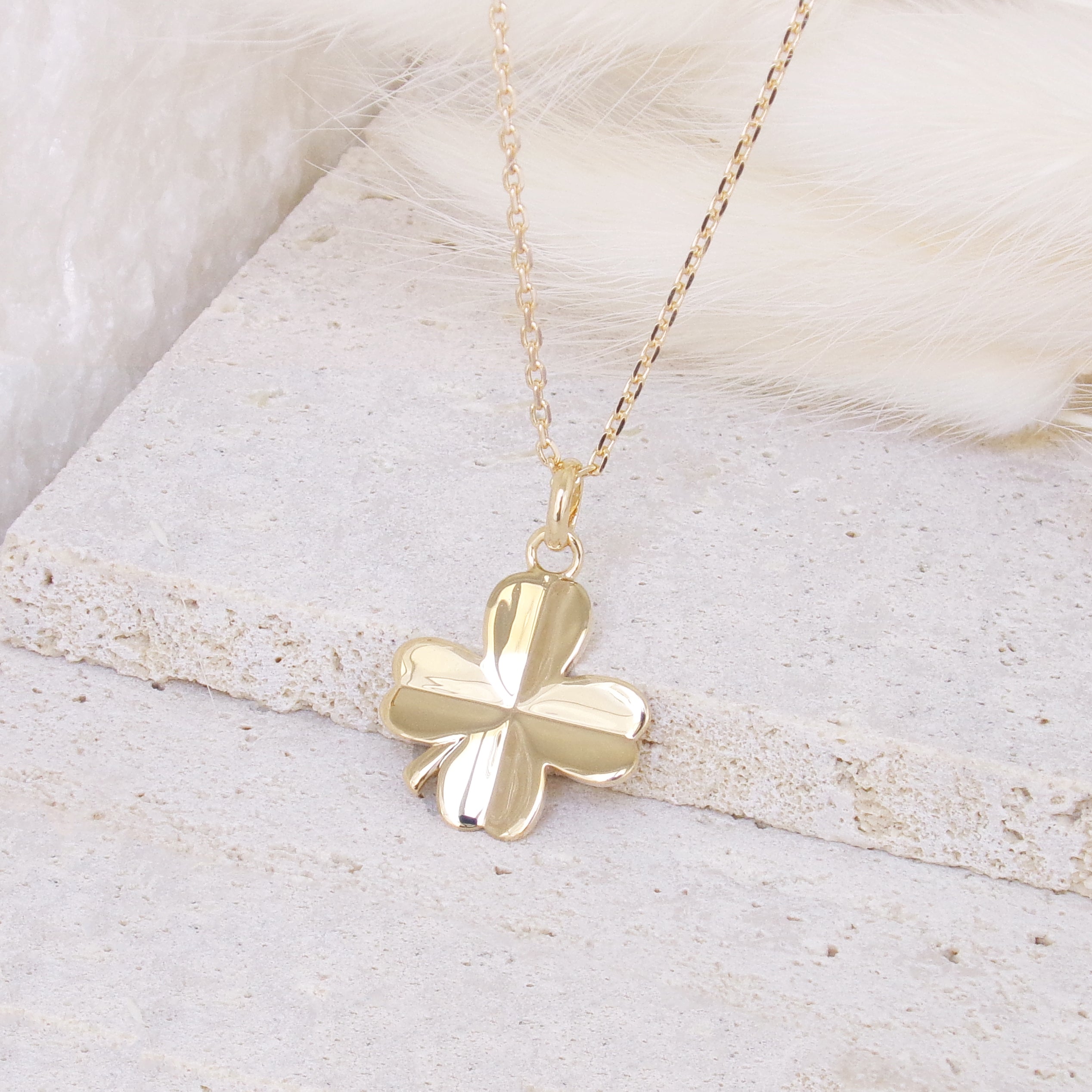 Lucky clover pendant to engrave gold-plated