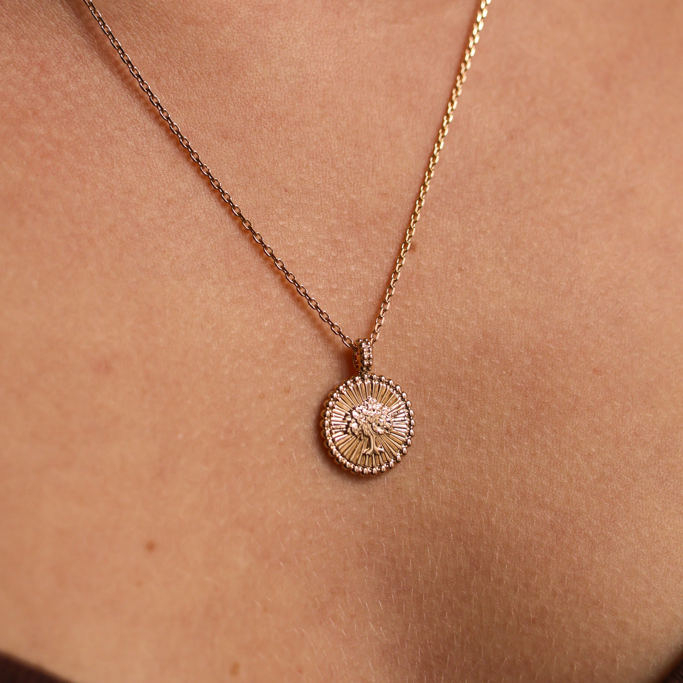 Gold-plated solar tree of life medal pendant to engrave