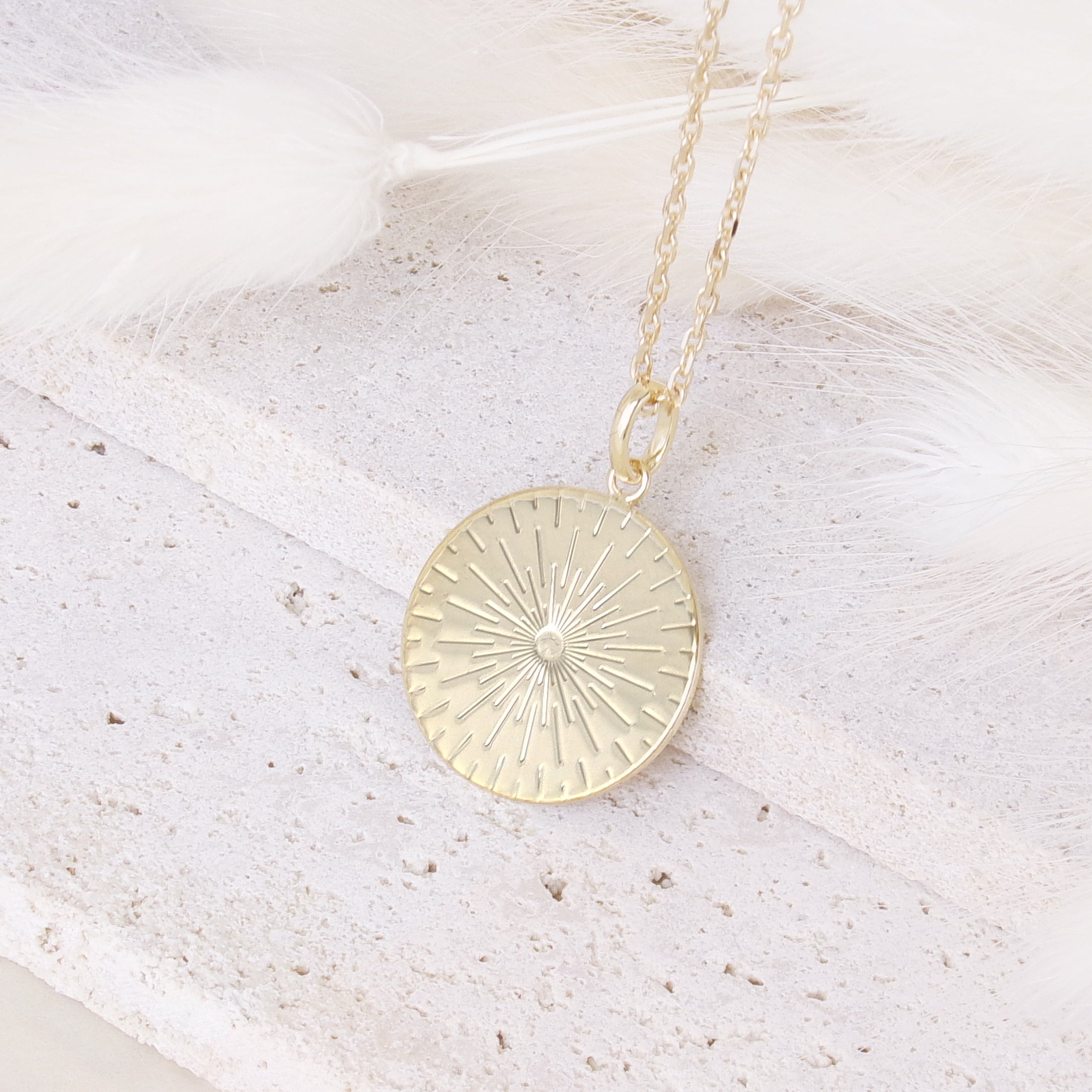 Gold-plated radiant medal pendant to engrave