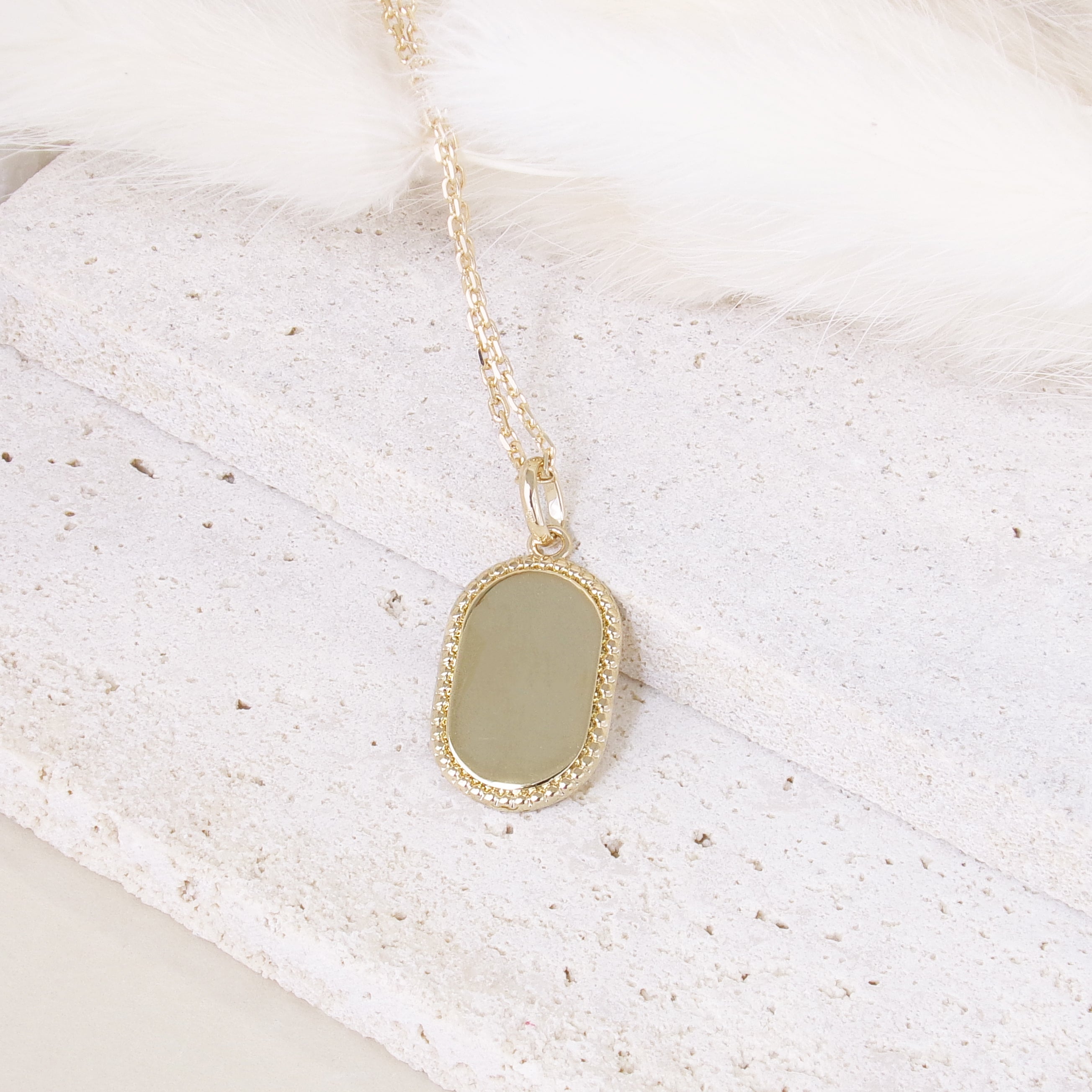 Gold-plated oval medal pendant to engrave