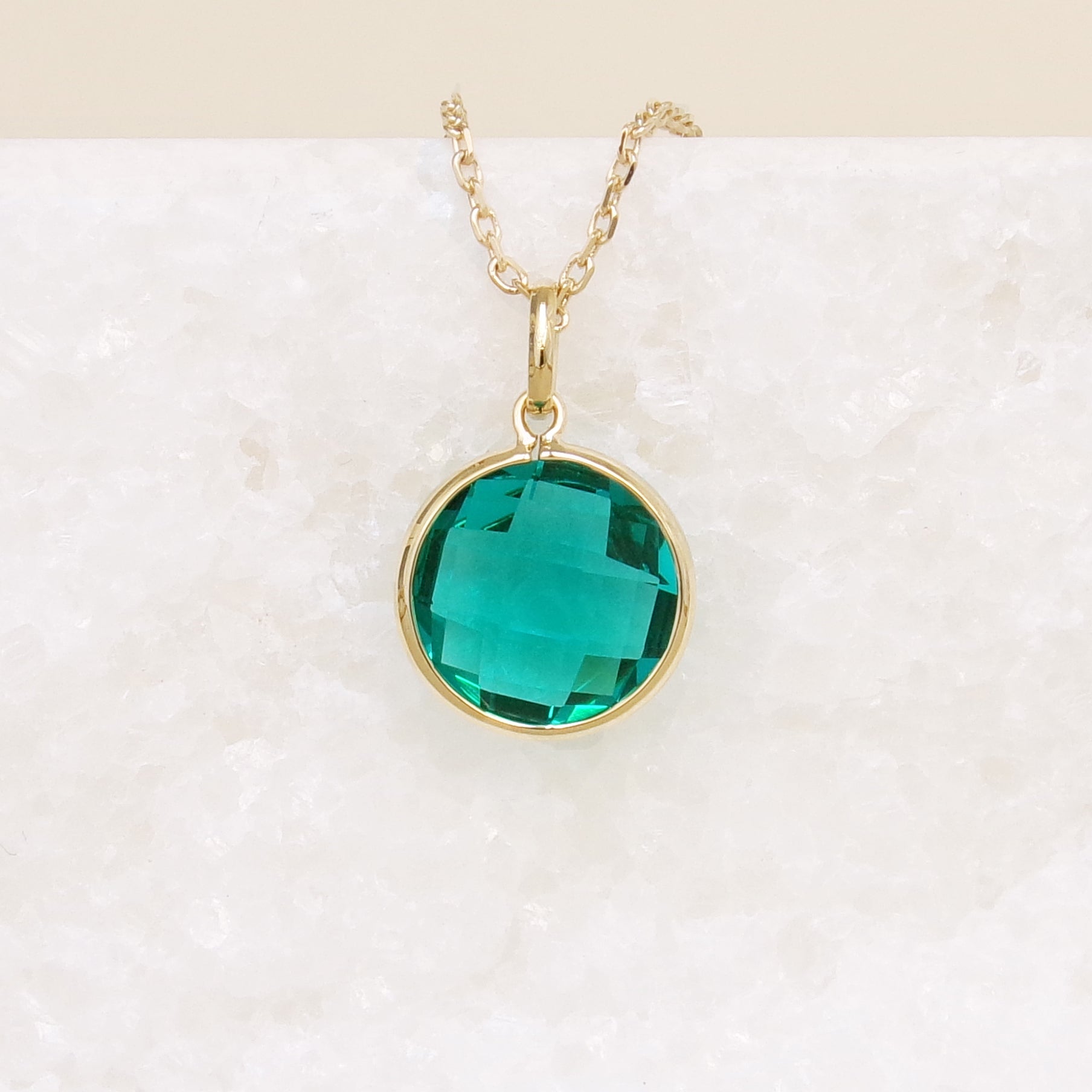 Azayaka pendant emerald green stone gold plated