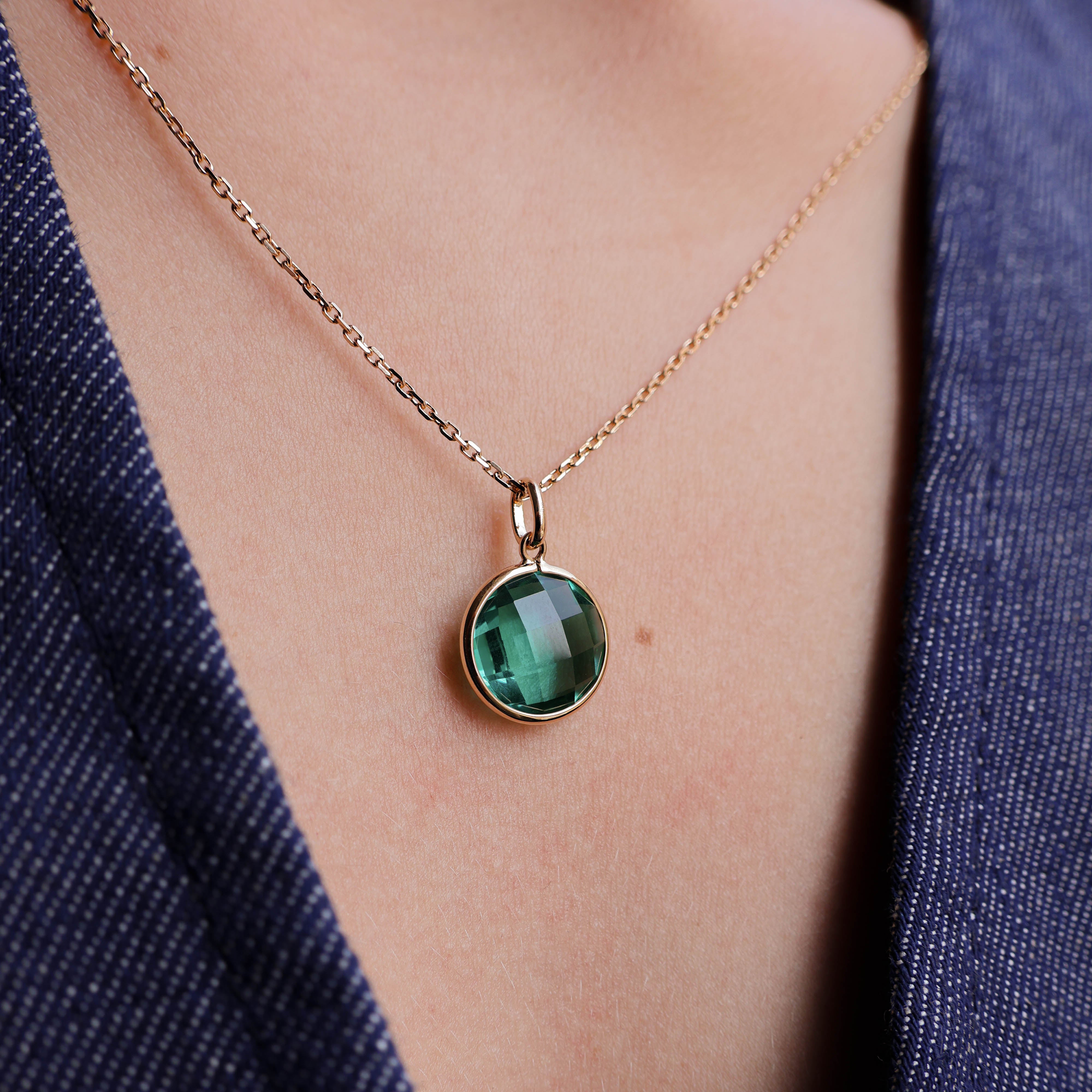 Azayaka pendant emerald green stone gold plated