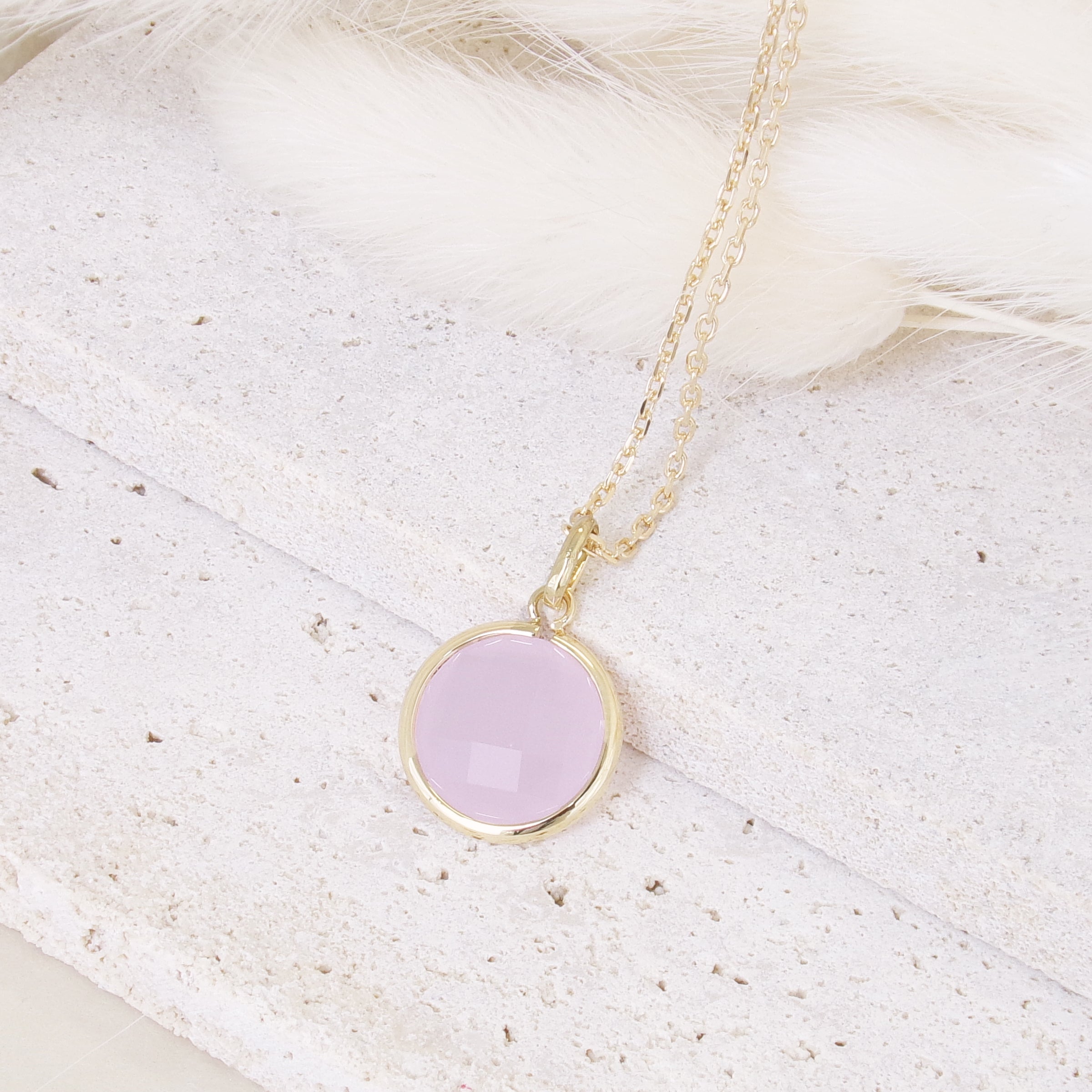 Azayaka pendant pastel pink stone gold-plated