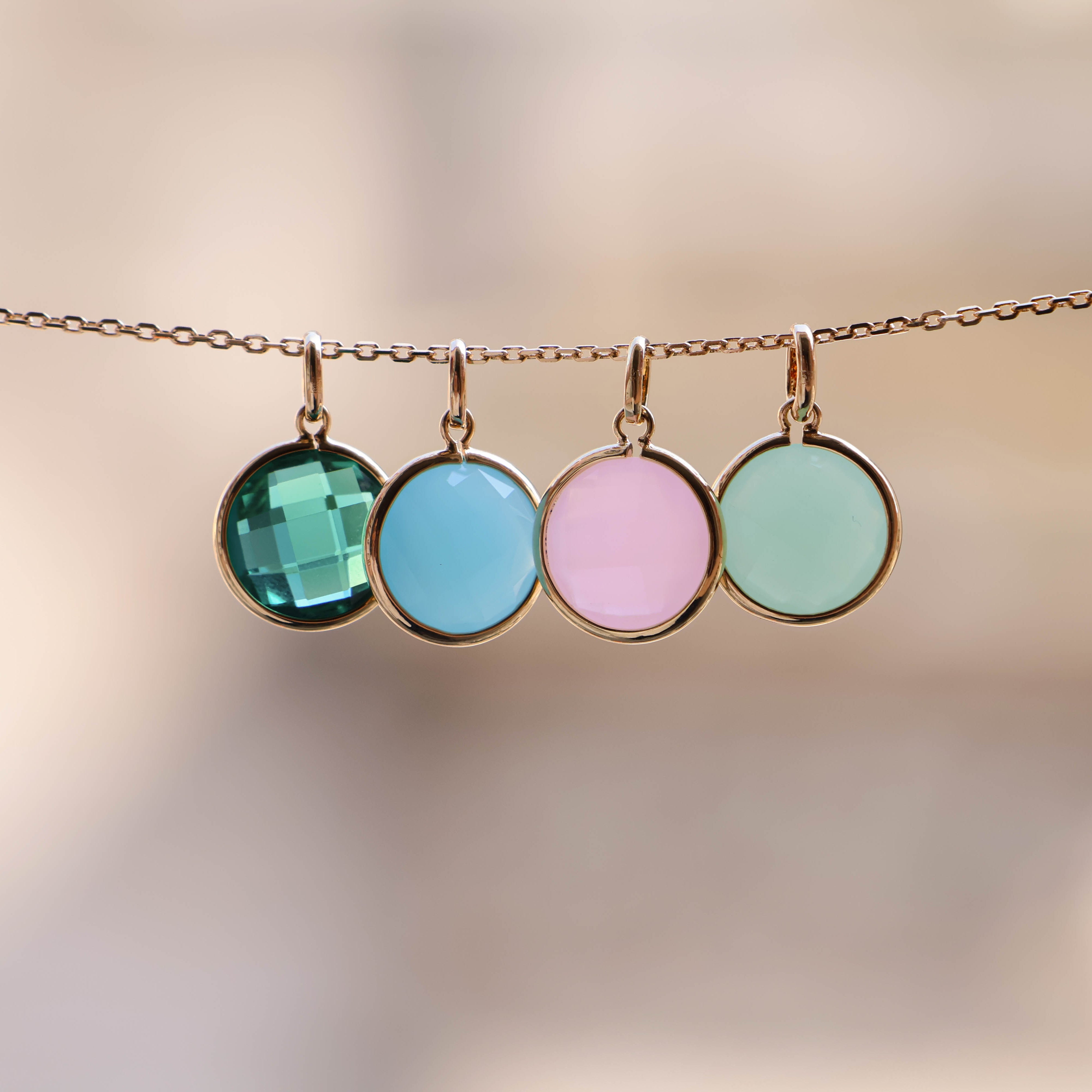 Azayaka pendant pastel pink stone gold-plated