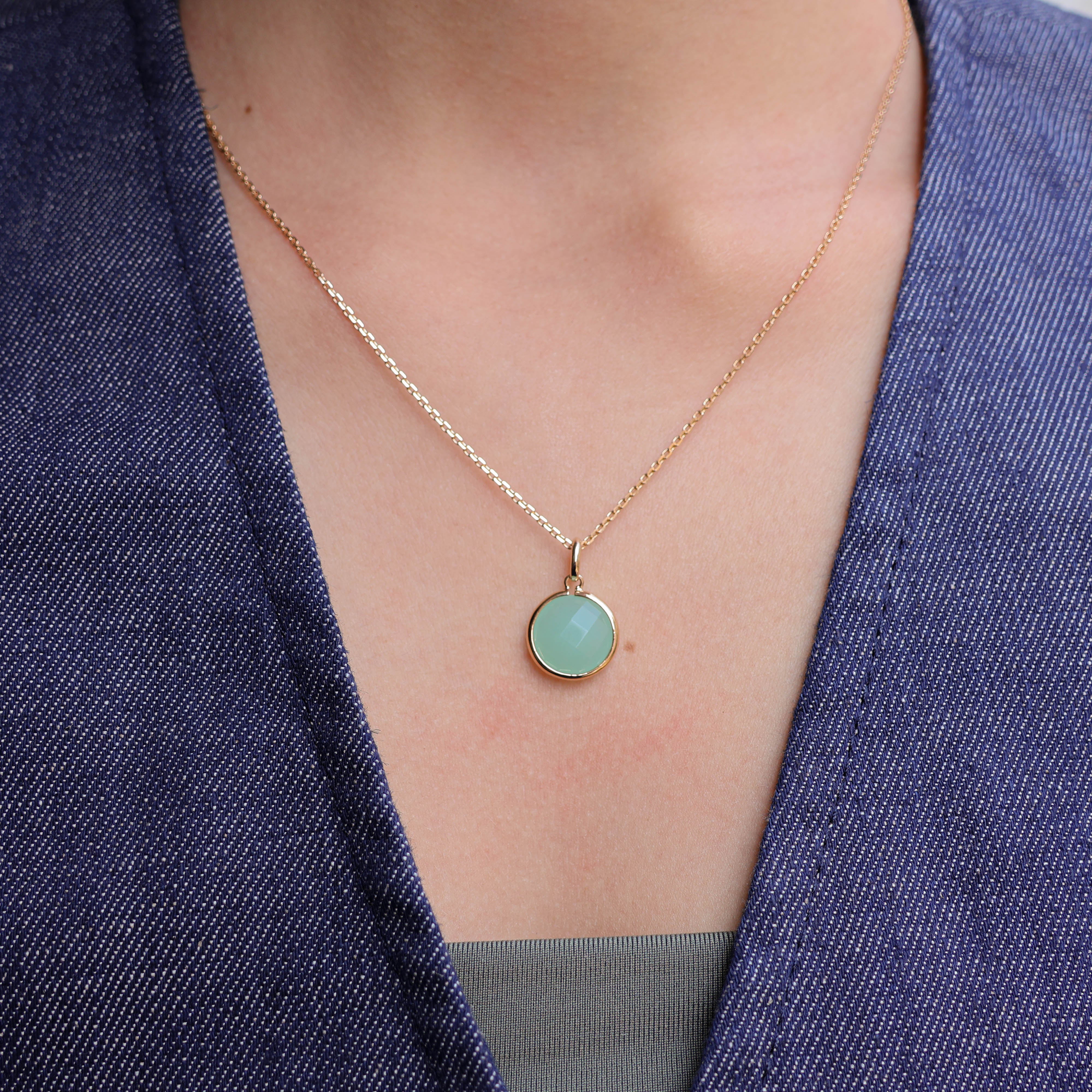 Azayaka pendant pastel green stone gold-plated