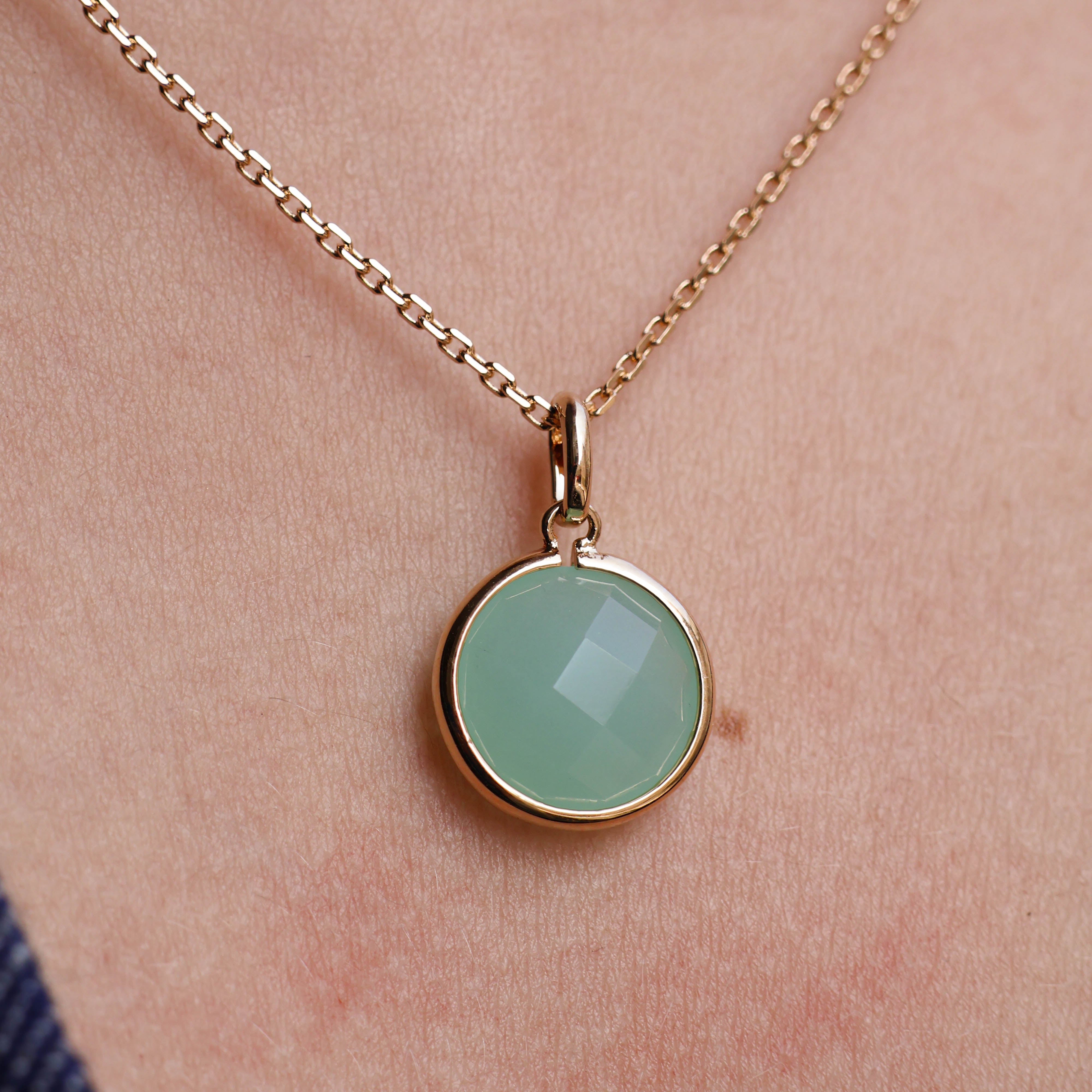 Azayaka pendant pastel green stone gold-plated