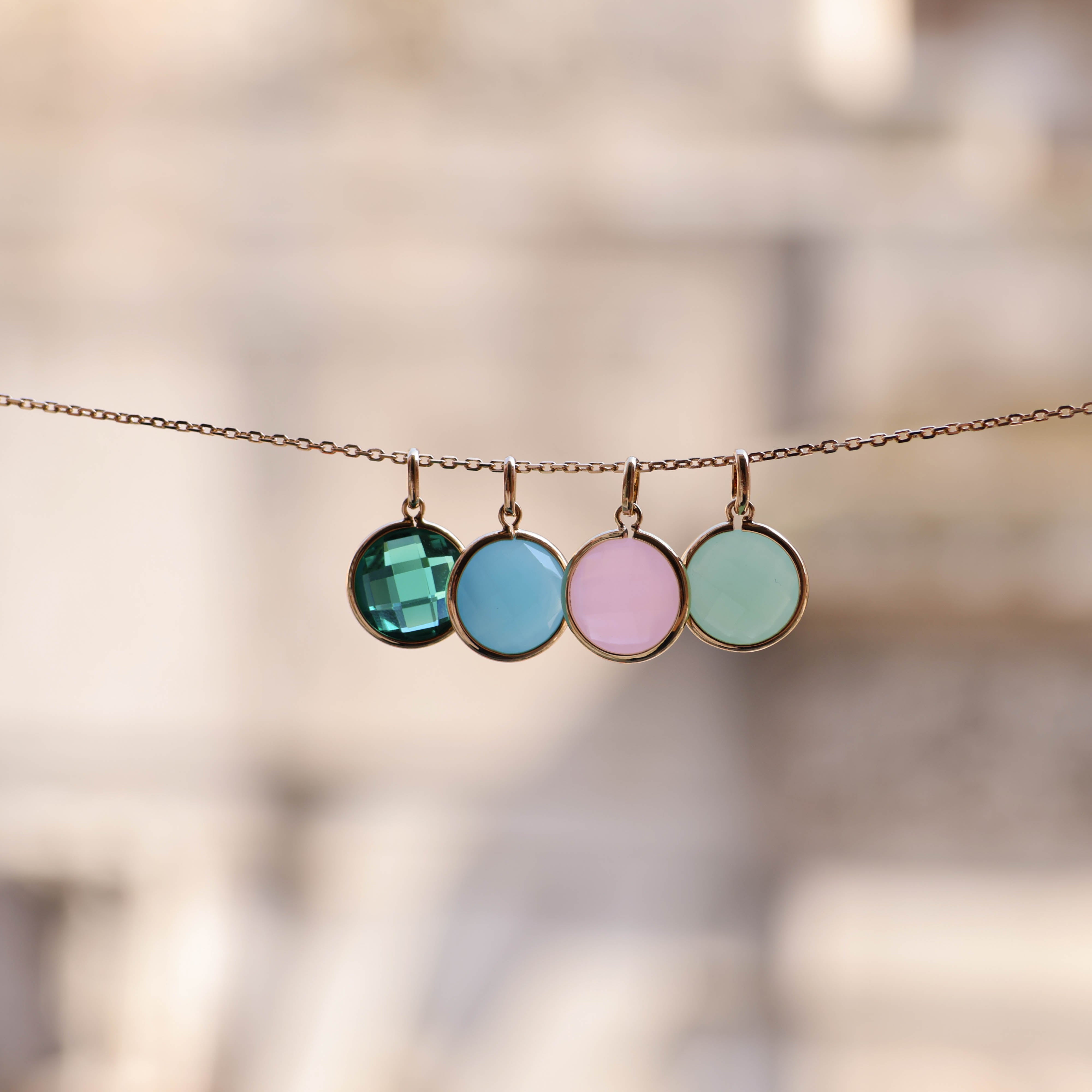 Azayaka pendant pastel green stone gold-plated