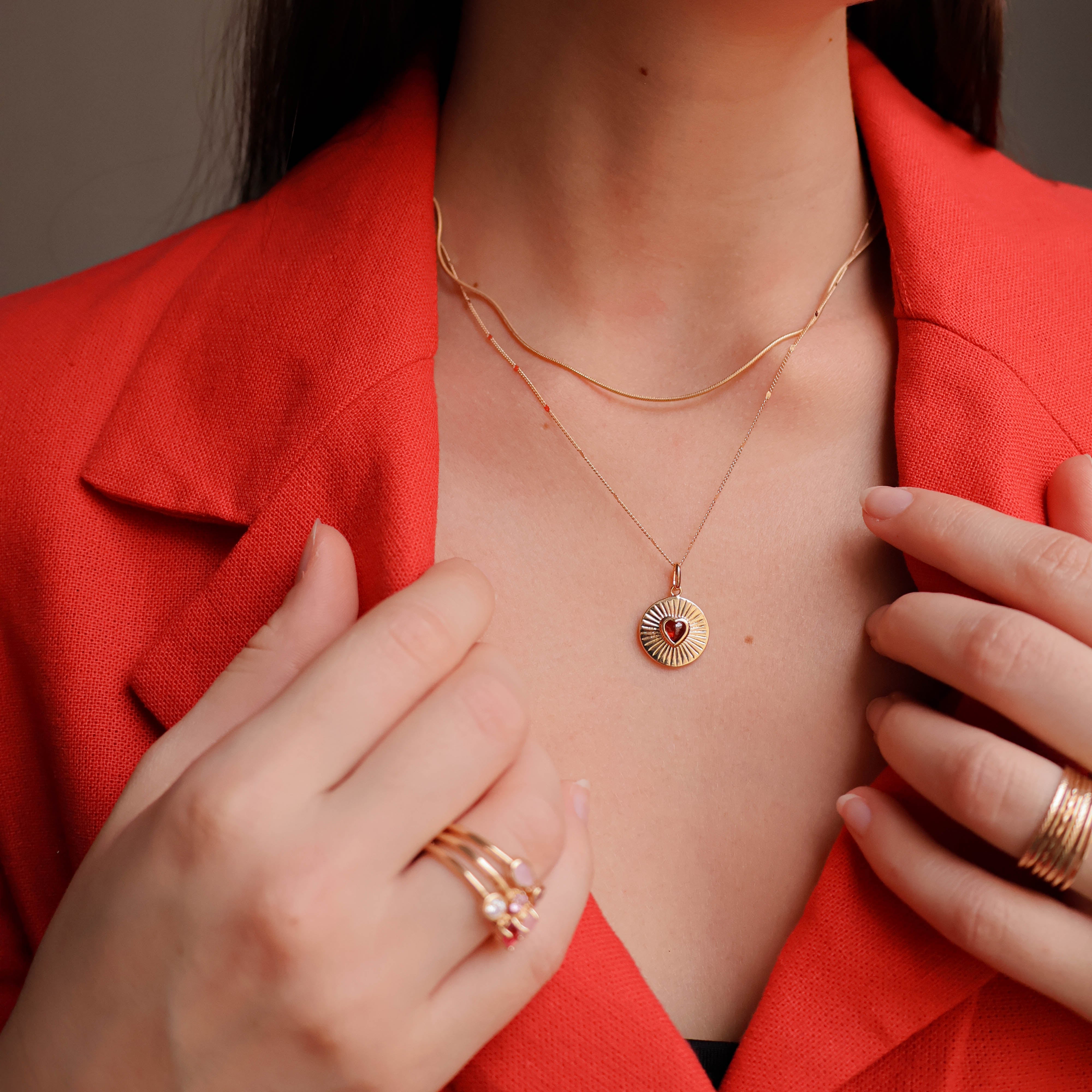 Love Me striated round pendant with red heart 15mm gold-plated