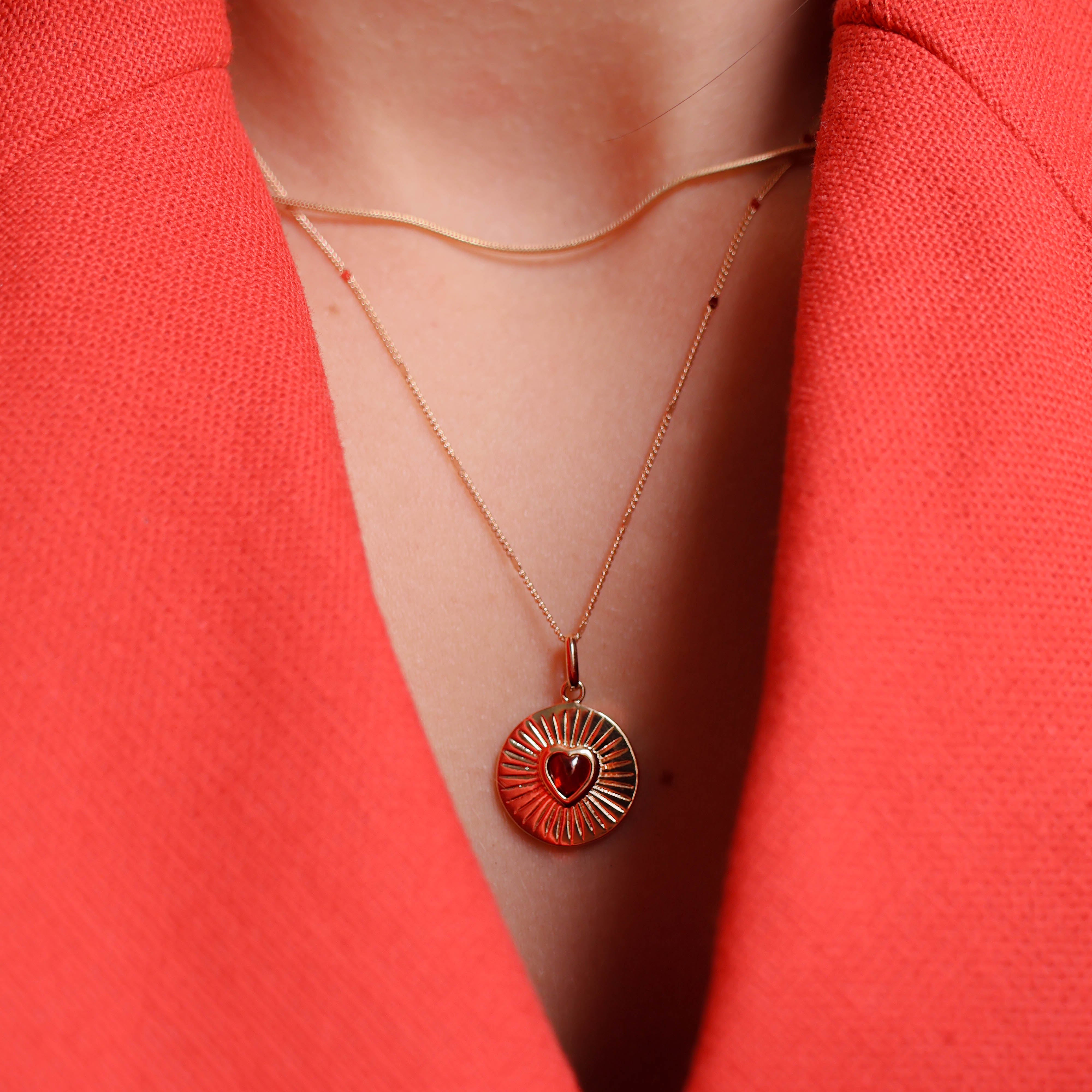 Love Me striated round pendant with red heart 15mm gold-plated