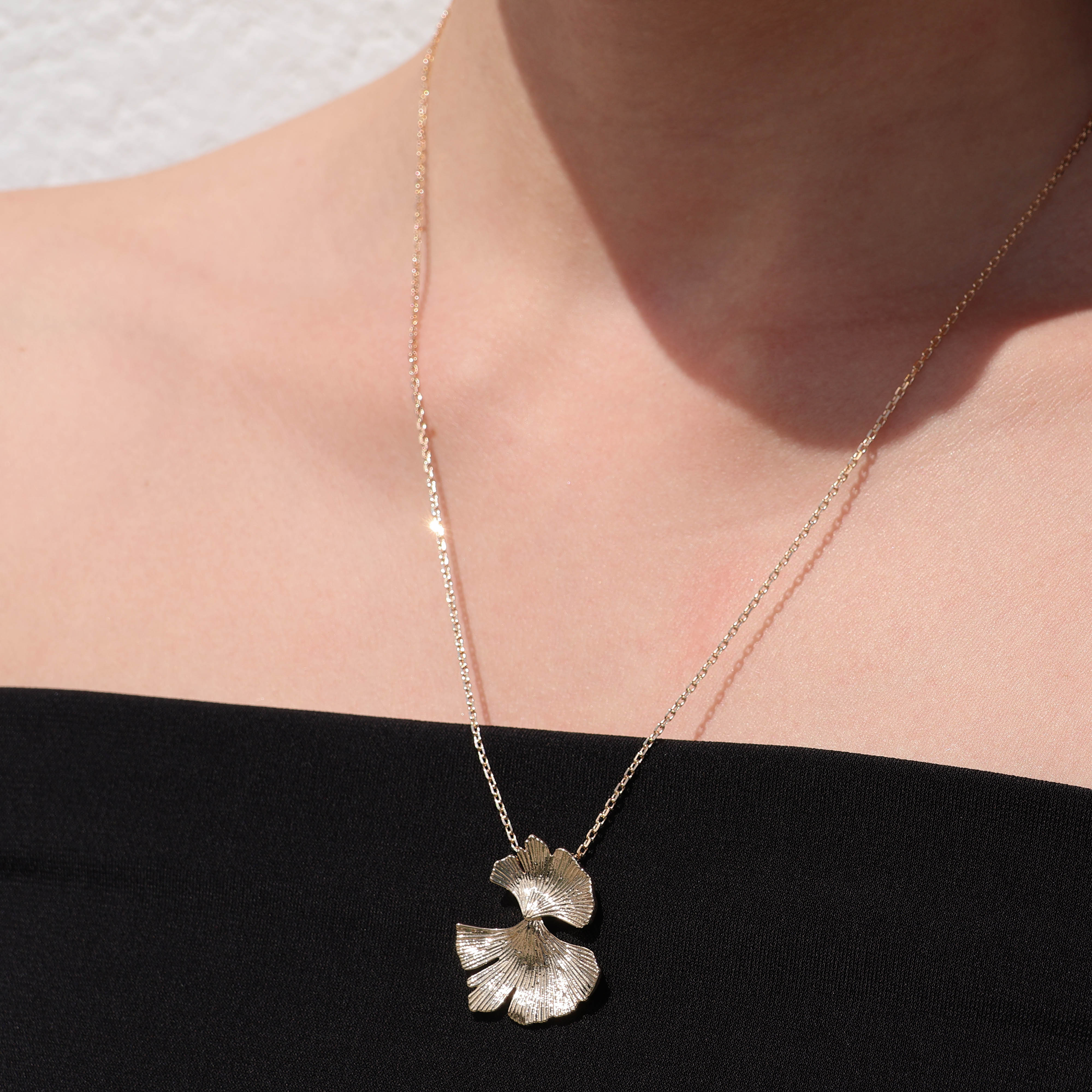 Gold-plated striated gingko leaf pendant