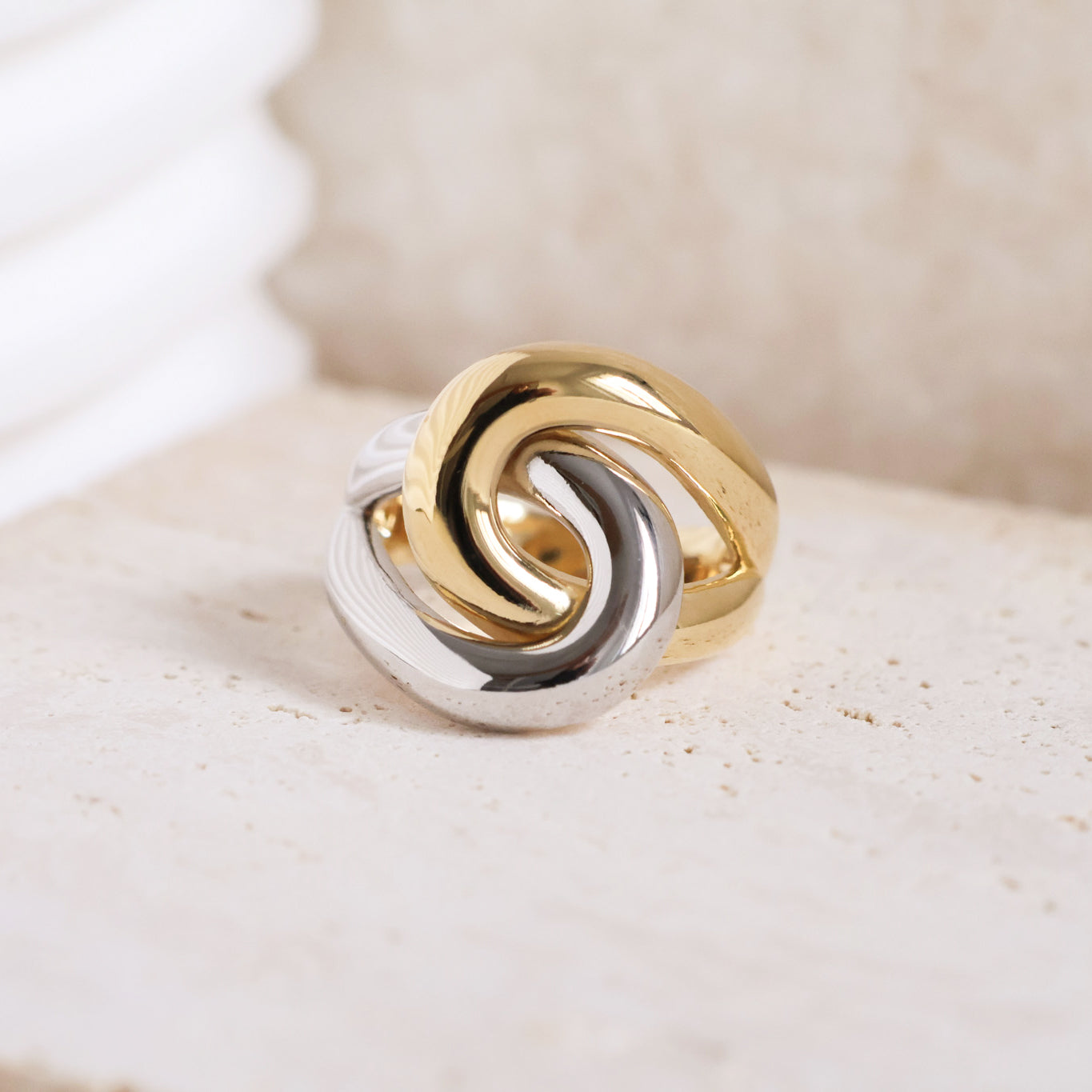 Xana ring smooth two-tone interlaced gold-plated