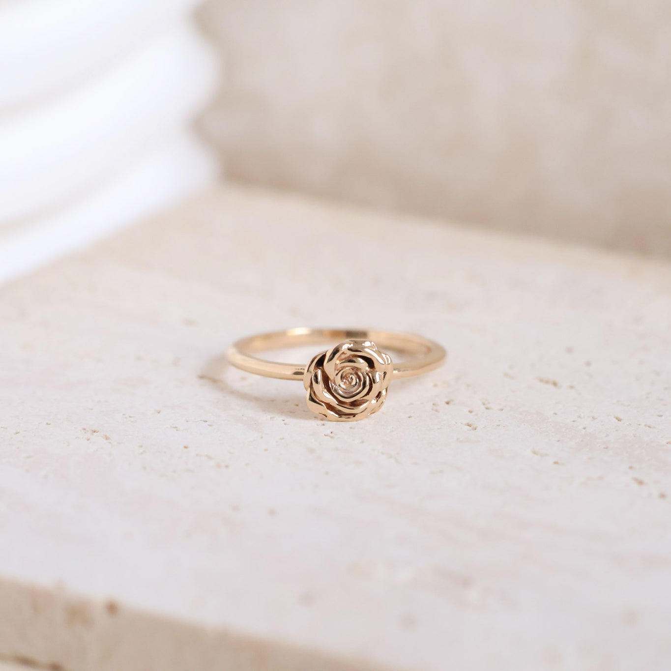 Iza ring flower motif gold plated