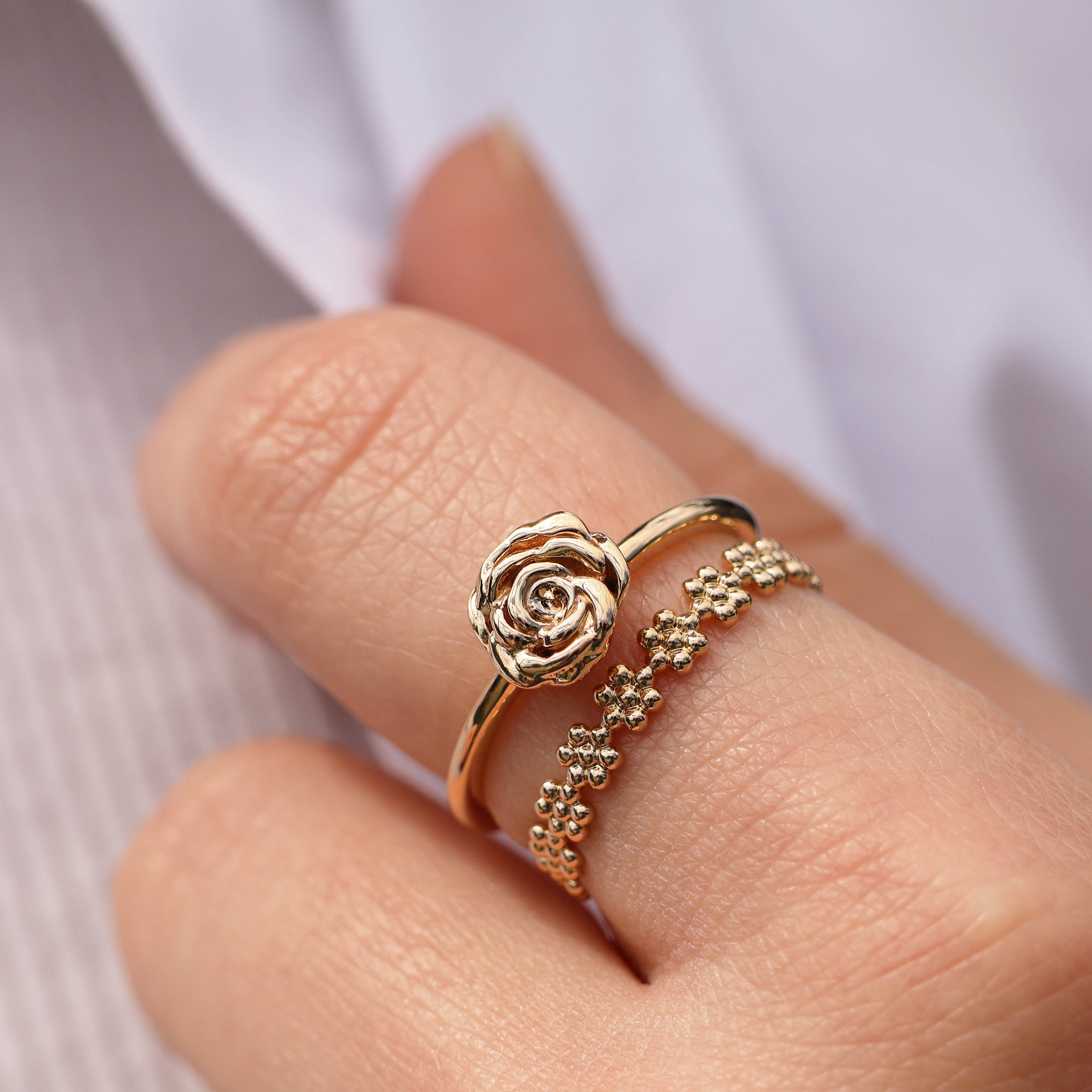 Iza ring flower motif gold plated