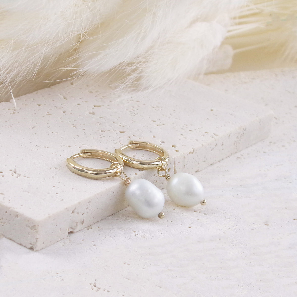 Boucles D'oreilles Double Chaîne Avec Perle De Culture - Plaqué Or 18 Carats, Fermoir Clou - Neuf Avec étiquettes