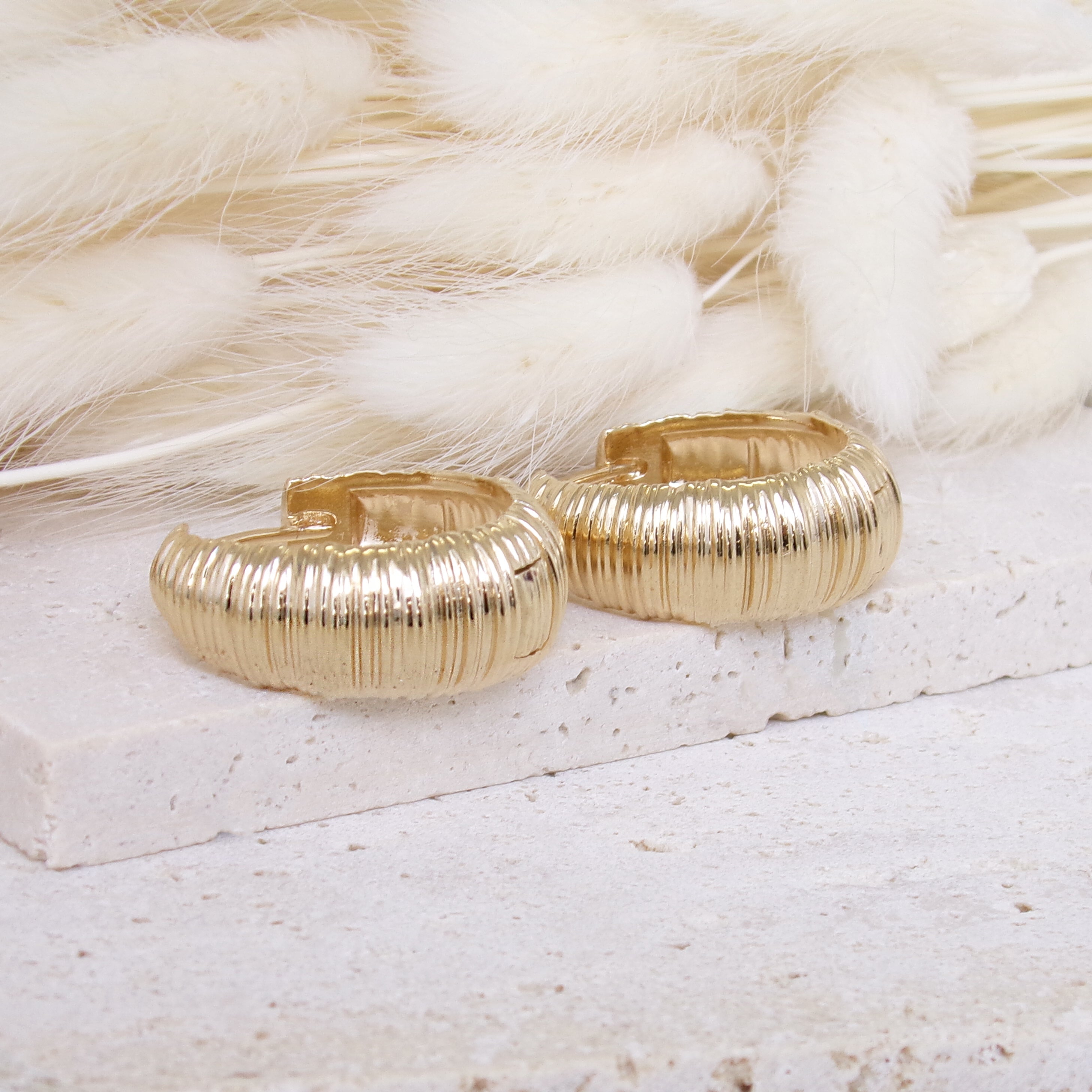 Zamora large hoop earrings chiseled gold-plated
