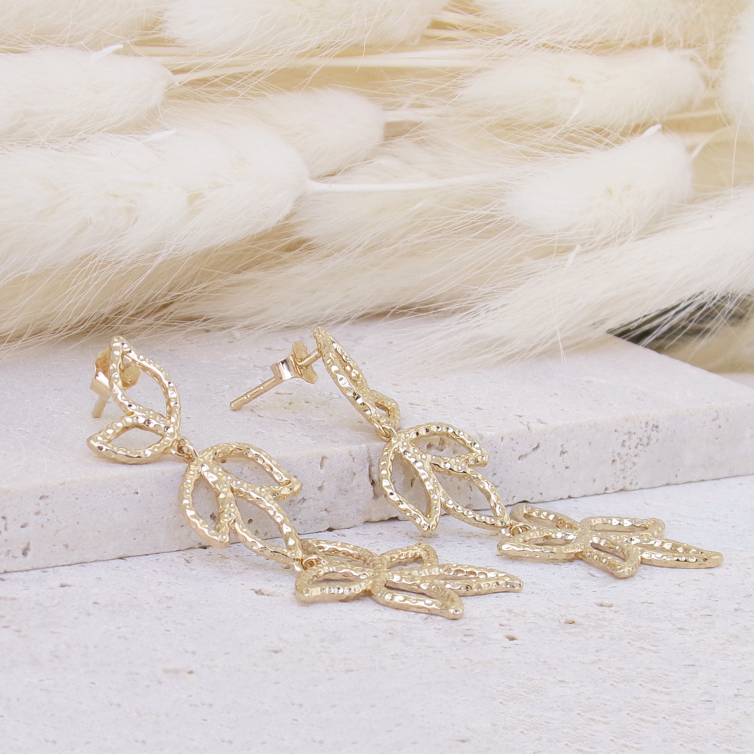 Gold-plated openwork flower trio dangling Vera earrings