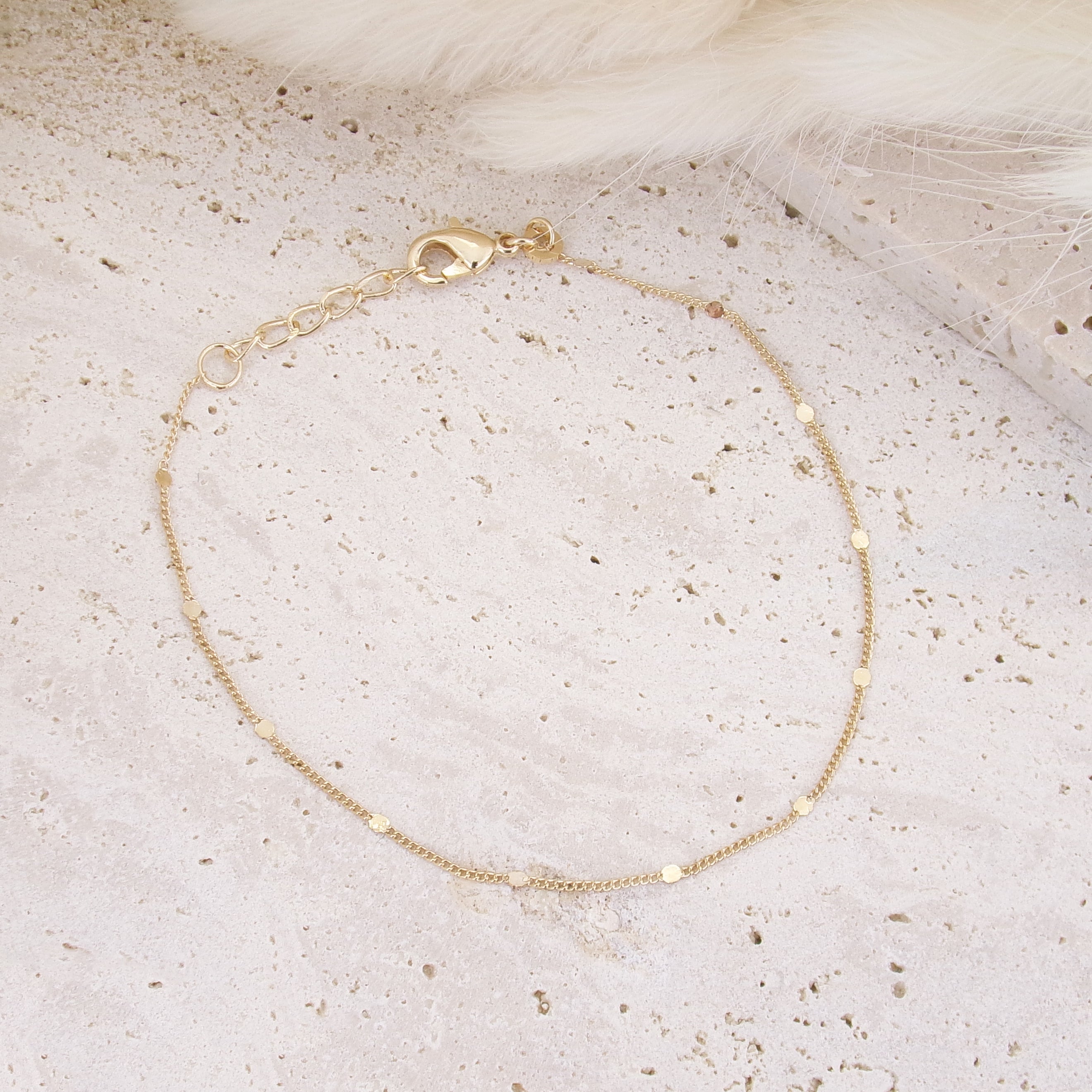 Kesia bracelet 18cm flat beads gold-plated