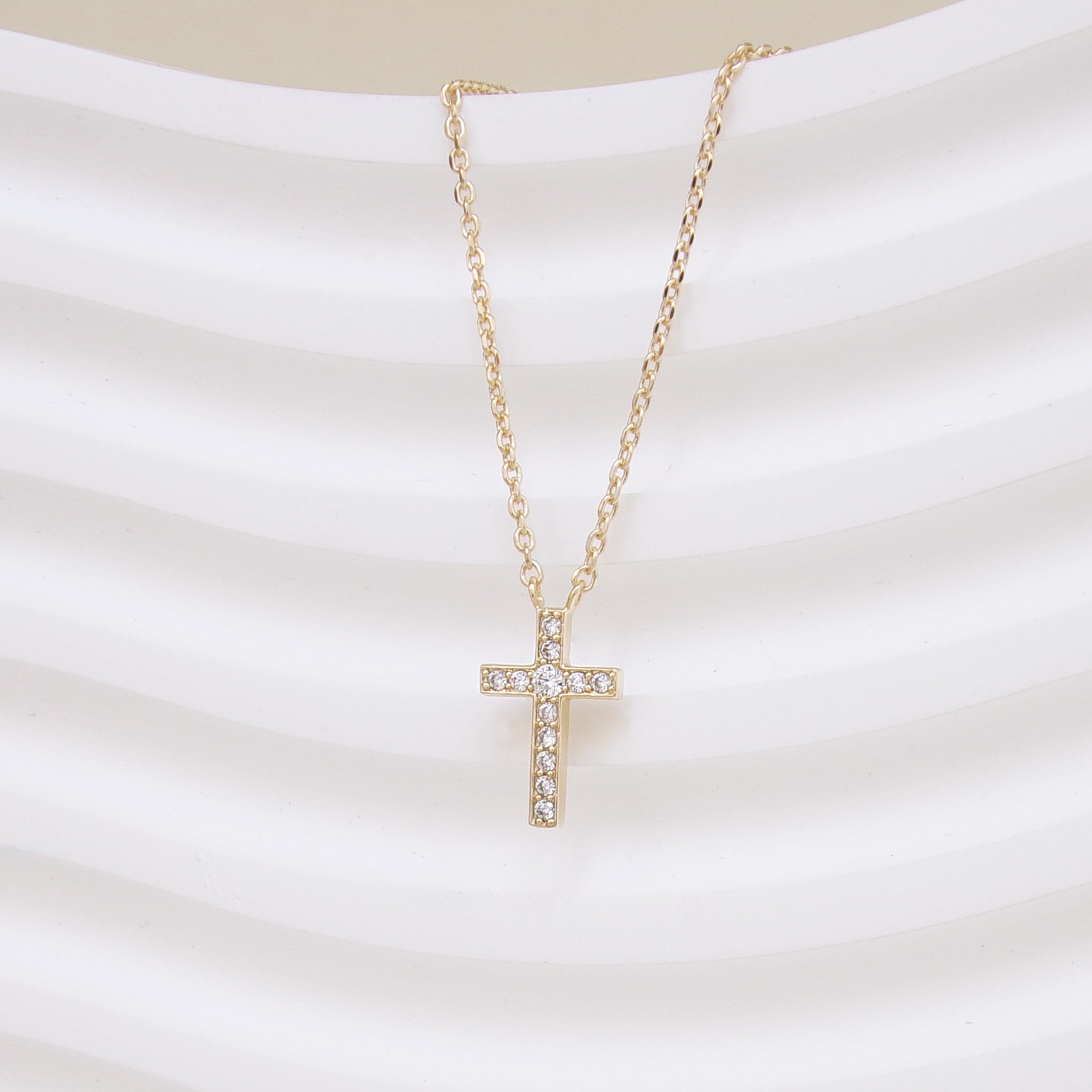 Gold-plated zirconium oxide cross Leena necklace