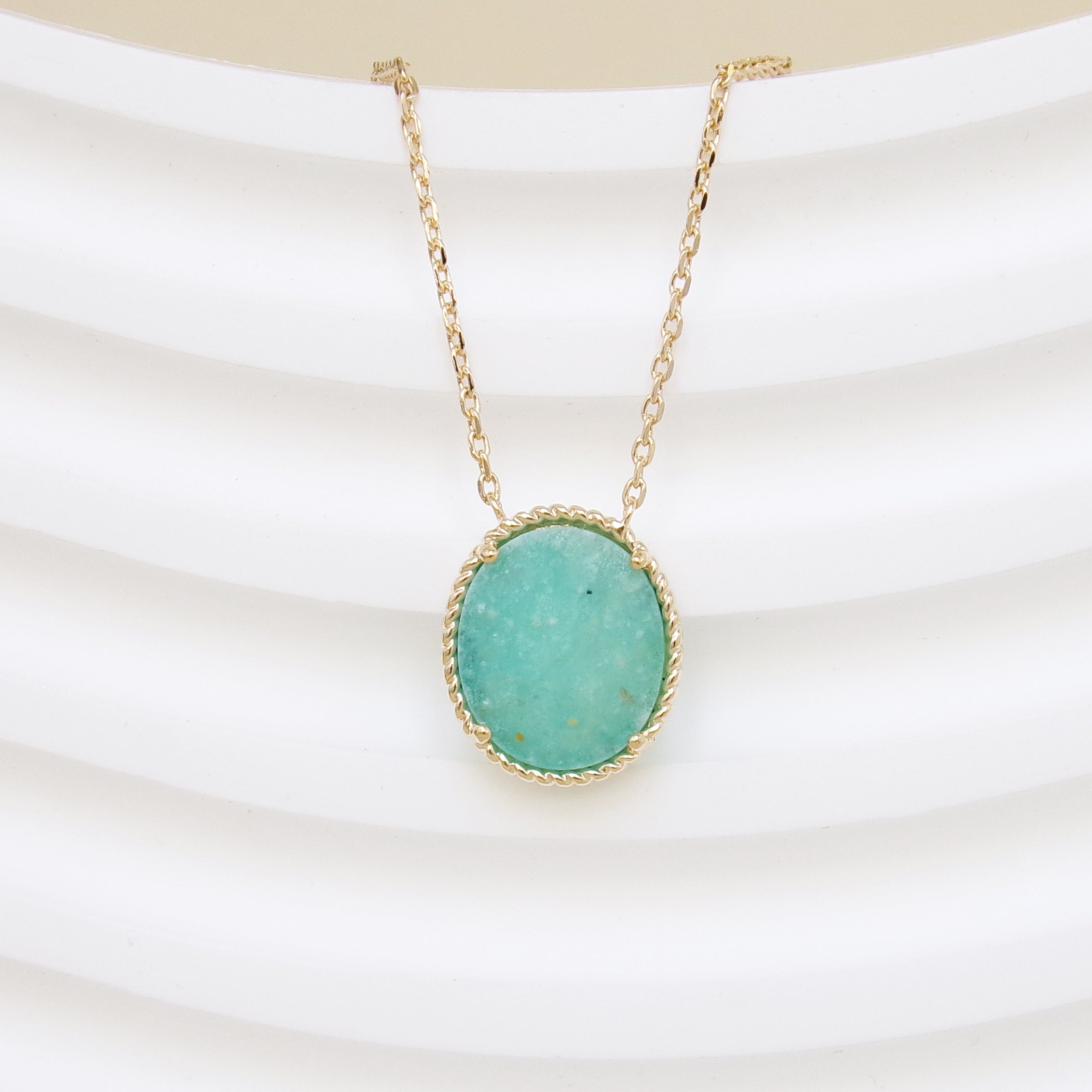 Cable link Suri necklace and gold-plated amazonite oval beaded pendant