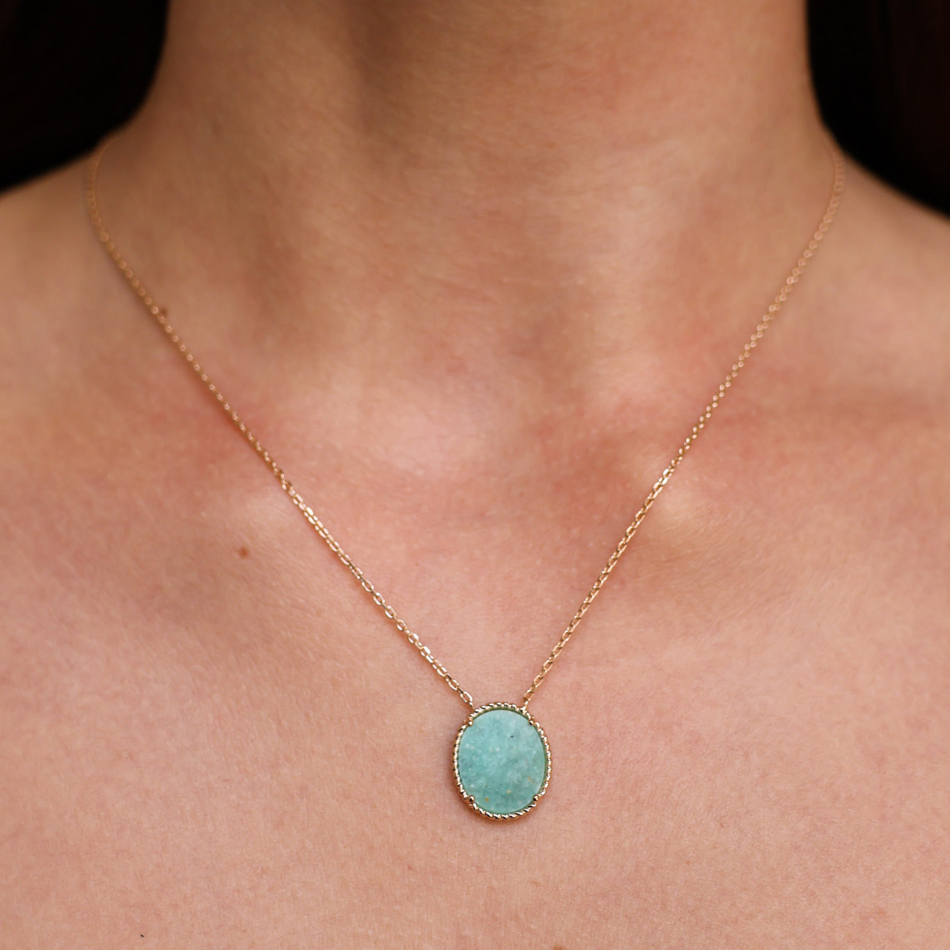 Cable link Suri necklace and gold-plated amazonite oval beaded pendant