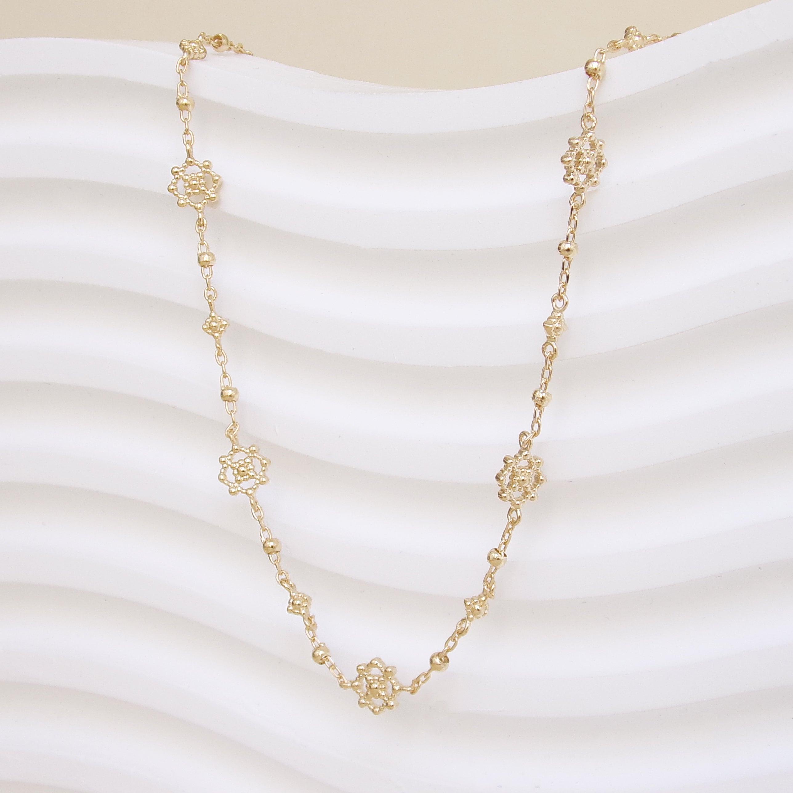 Gold-plated flower tassel Zuri necklace