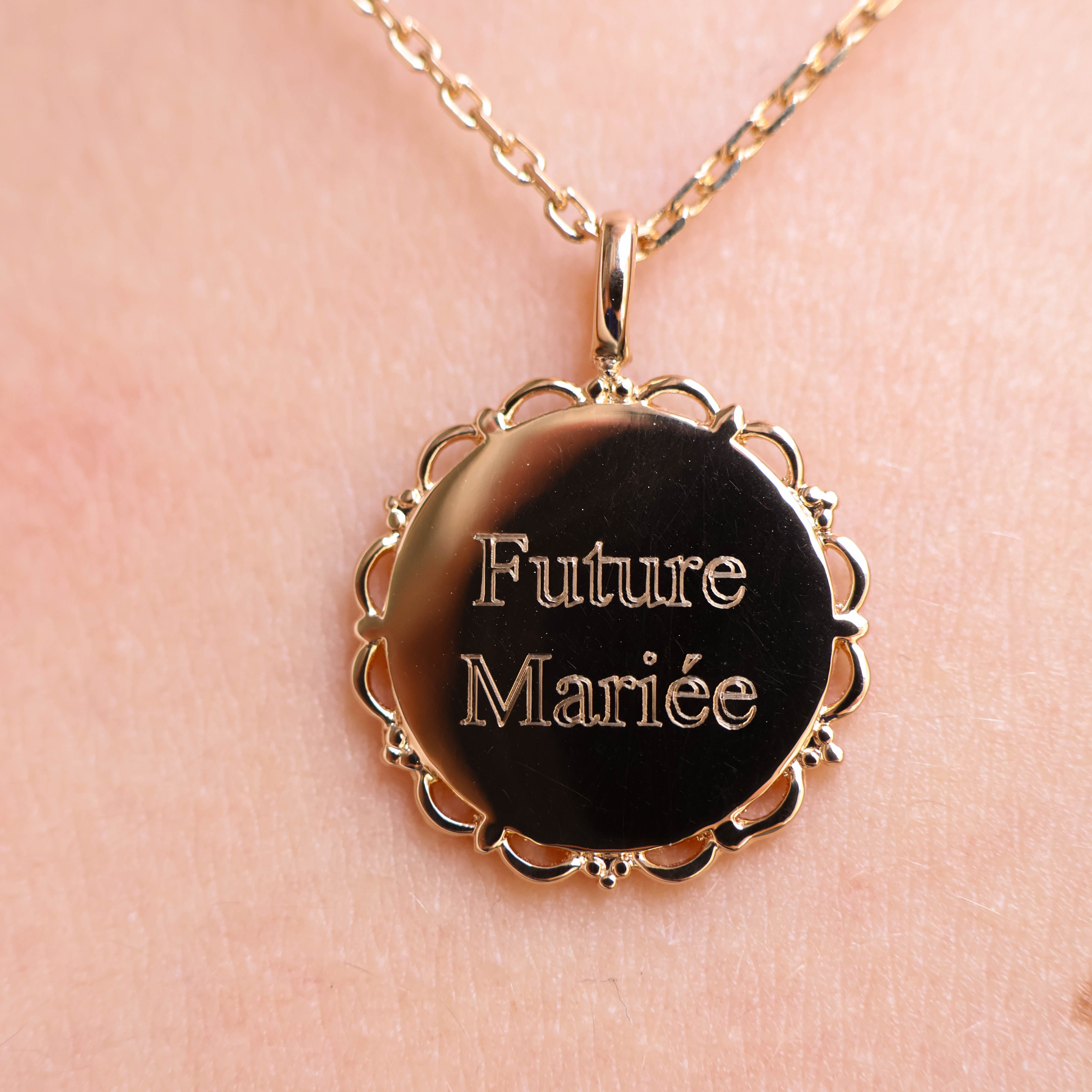 17mm gold-plated lace medal pendant to engrave