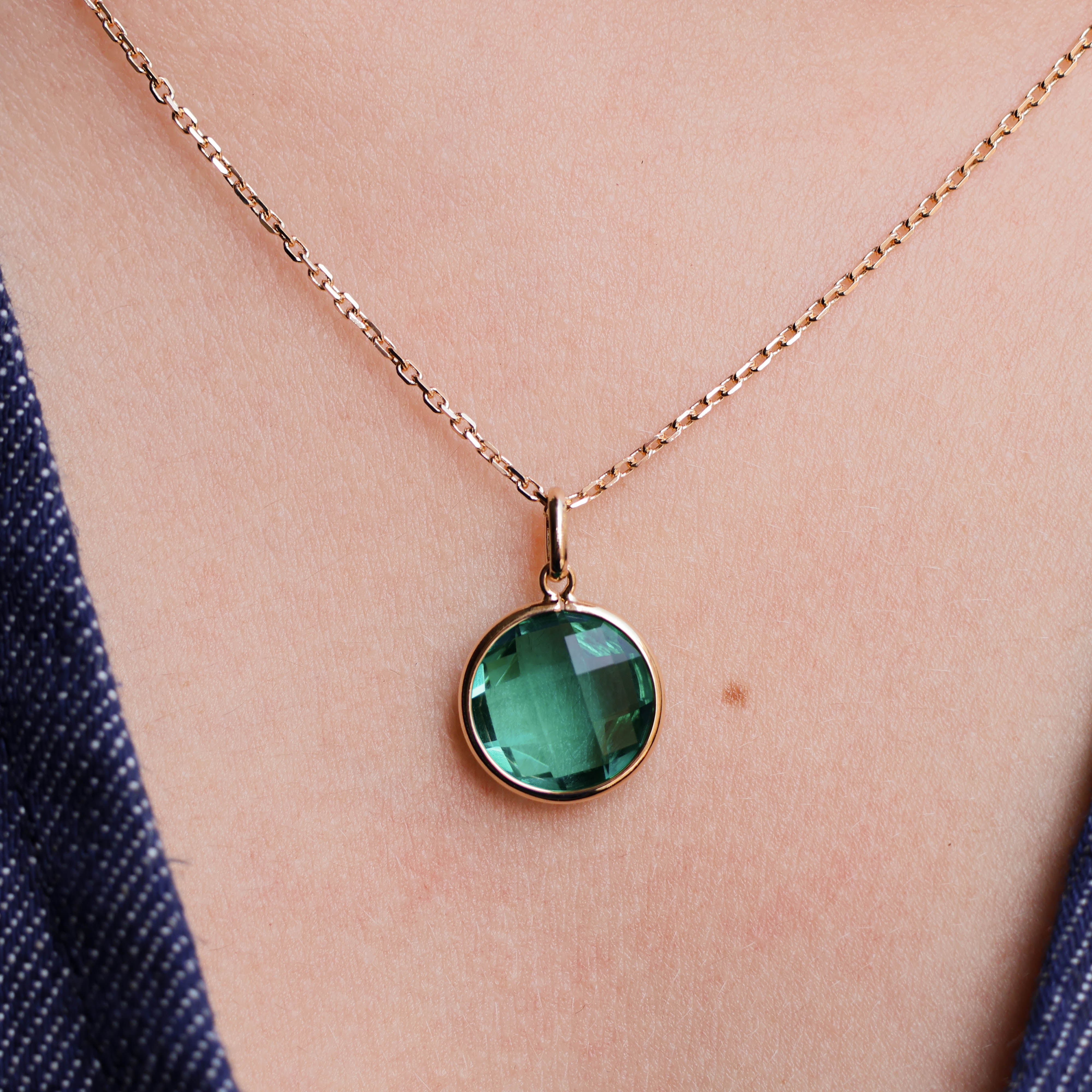Azayaka pendant emerald green stone gold plated
